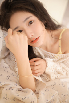 撕开女班长的黑色丝袜