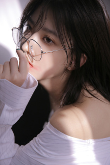 翘臀美女